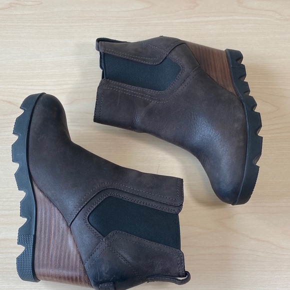 Sorel Joan Uptown Chelsea Dark Brown Leather Wedge Boots - Picture 5 of 9